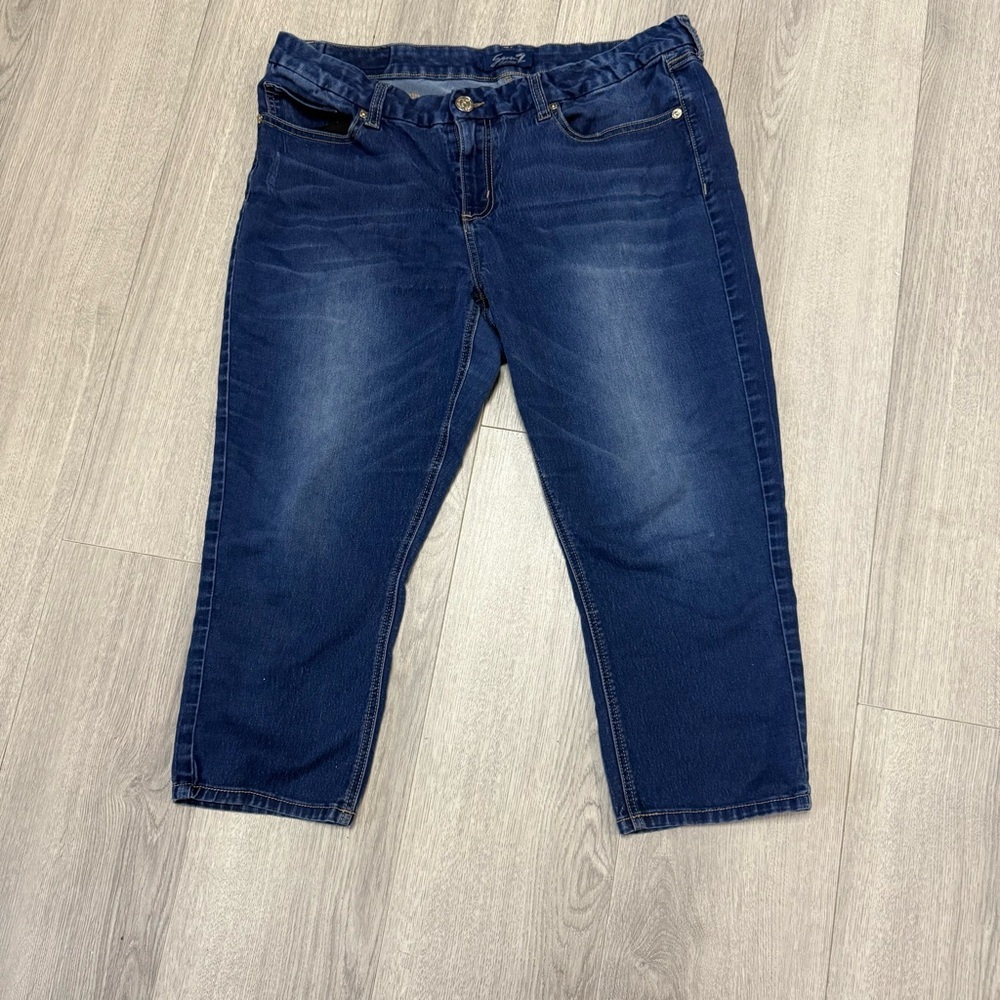 Seven7 Women's Dark Blue Cropped Stretch Jeans